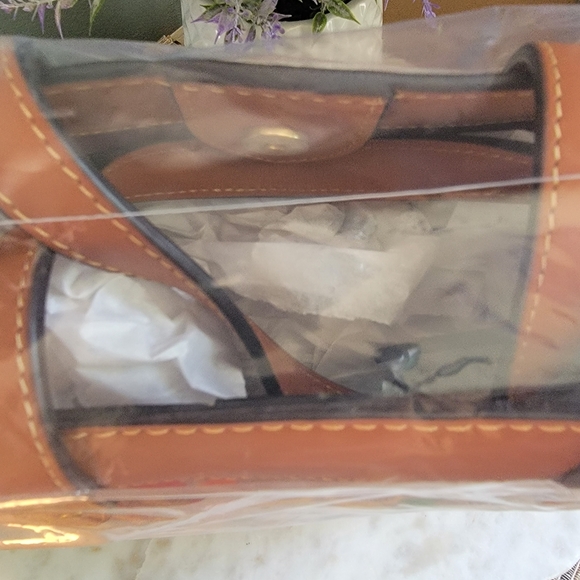 Coach Field Tote 22 in Rainbow signature canvas - Picture 13 of 14